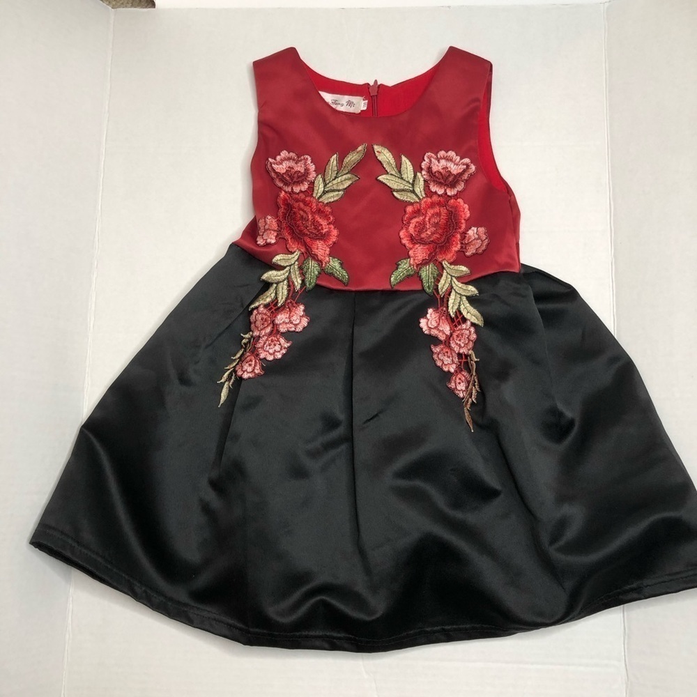 Toddler girl black and red embroidery sleeveless dress size 4 - Picture 8 of 8